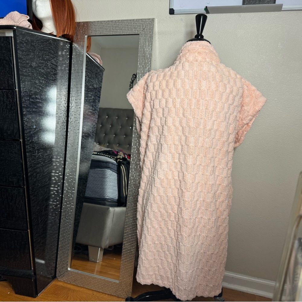 Cozy Pink Textured Robe - Picture 4 of 9